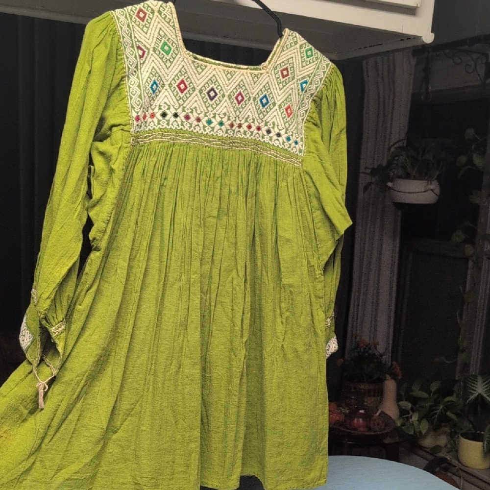 MEXICANA Green Blouse with Colorful Embroidery